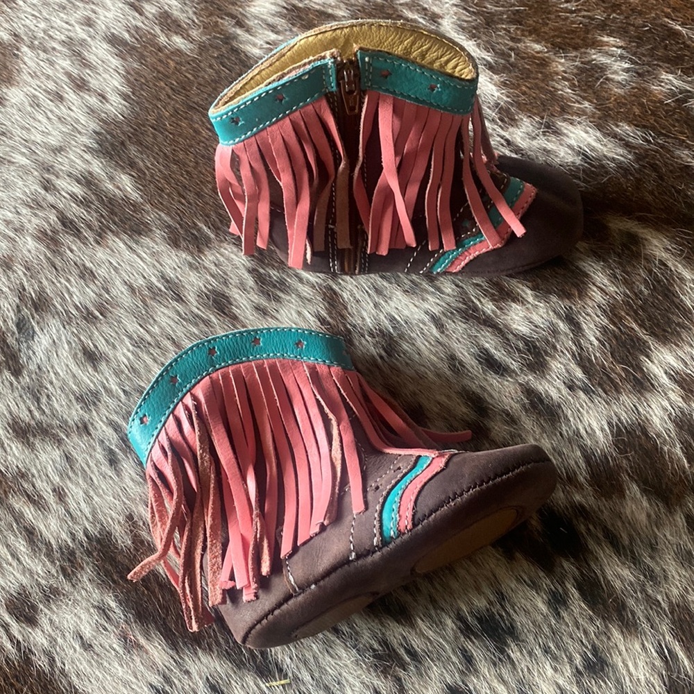 Shea Baby “Lyddie” Forever Fringe baby boots in pink